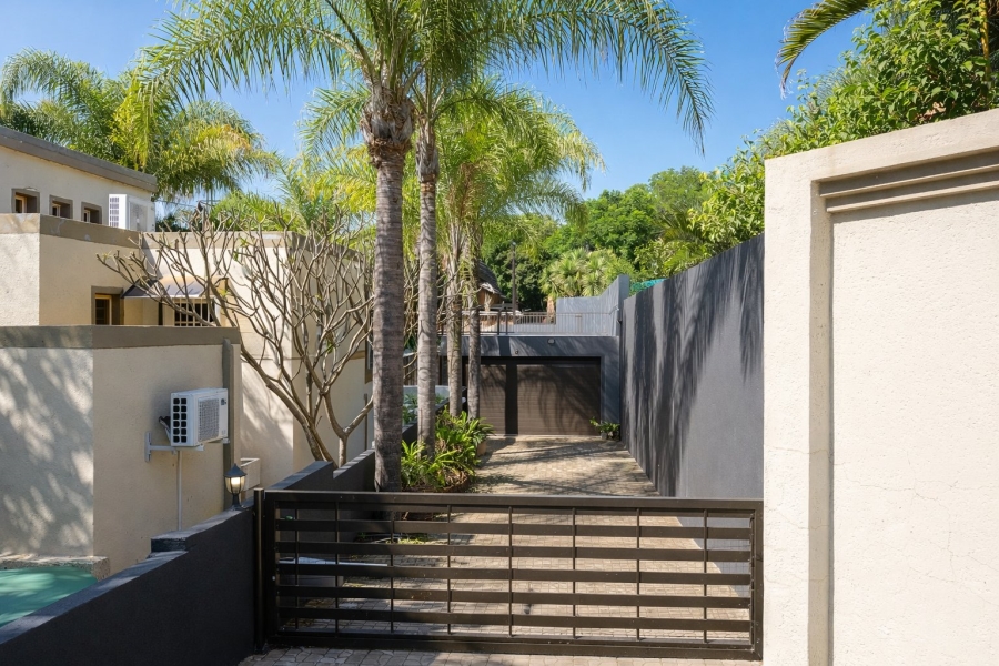 5 Bedroom Property for Sale in Meerhof North West